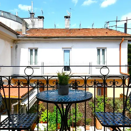 Cozy Center Apartman *