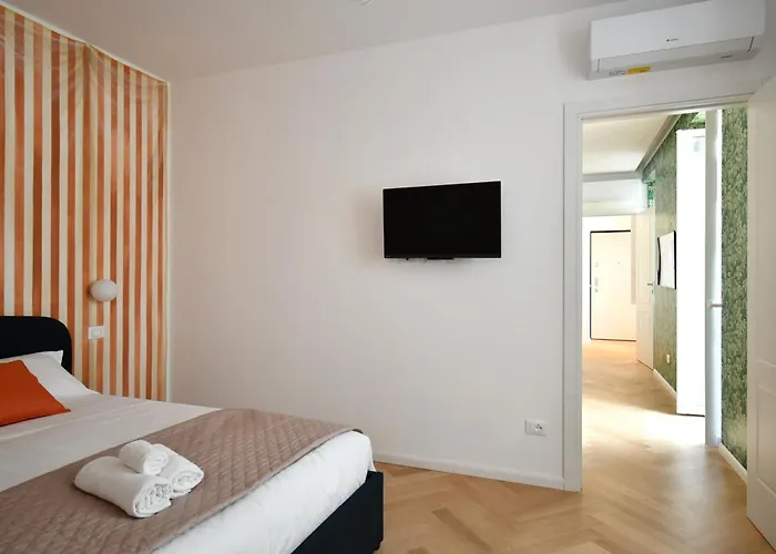 Cozy Center Апартаменты Комо
